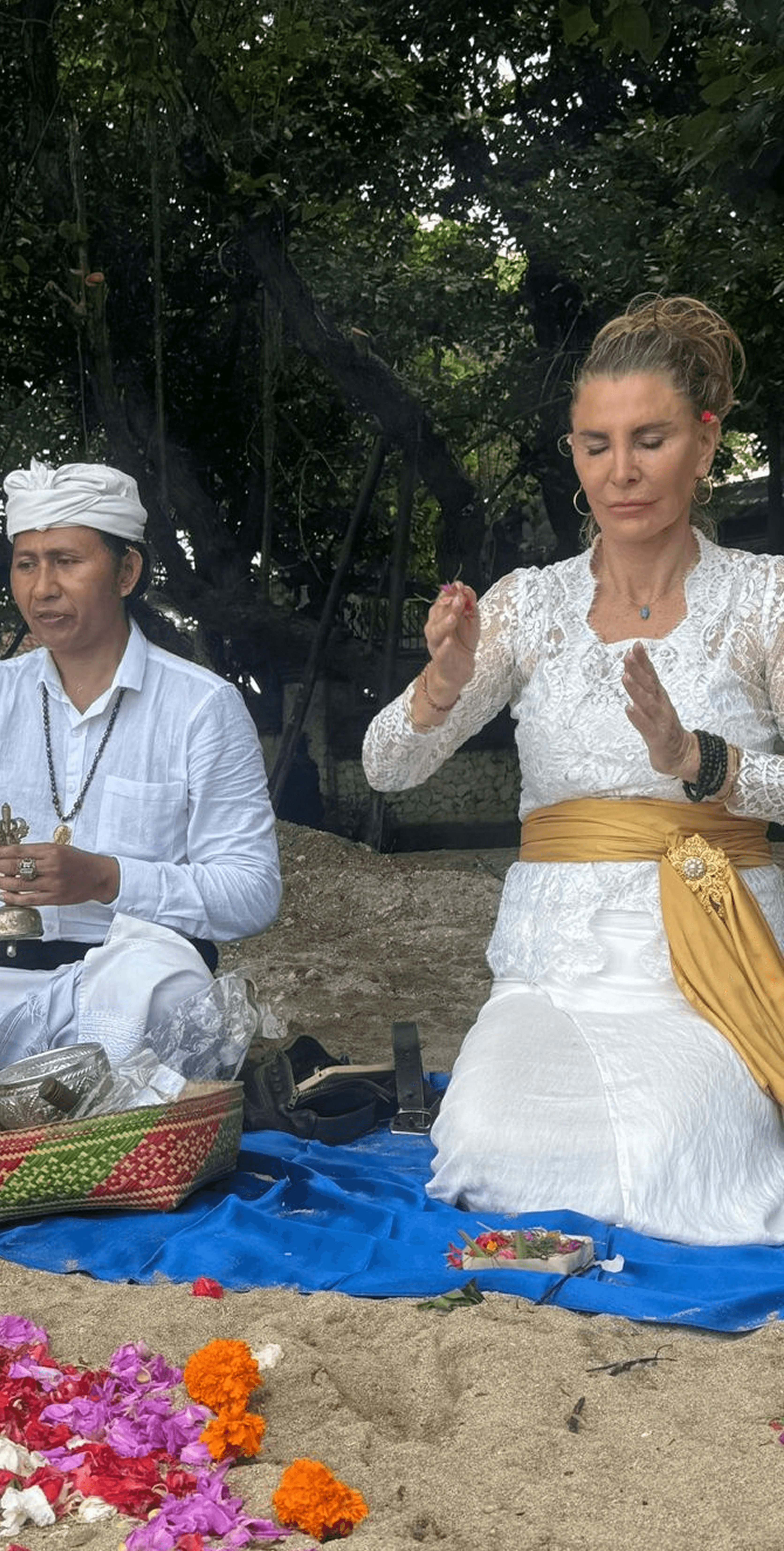 praying_at_beach